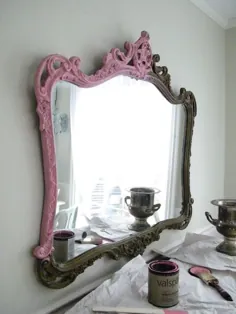 آینه صورتی زیبا