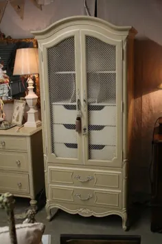 Country Armoire خاکستری و سفید