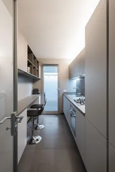 CMT architetti یک آپارتمان را در رم ، ایتالیا نوسازی کنید