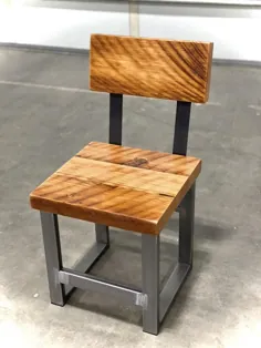 صندلی چوبی اصلاح شده.  صندلی صنعتی.  صندلی اتاق ناهارخوری  |  اتسی