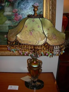 Stueben Aurene 1920's Antique Home Decors Beaded Lampshade Metallic Gossamer Net با حاشیه شیشه ای دست ساز لامپ پایه سنگ مرمر Tole