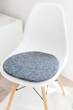 کوسن صندلی برای صندلی Eames در رنگ خاکستری
