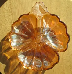 گل مروارید گل همیشه بهار کارناوال شیشه Jeannette Glass Company Doric Iridescent Clover Flower Pansy Candy Candy Dish