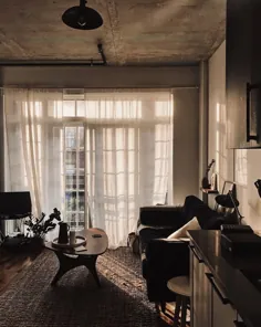 تار مارز سبک و عکاس در آپارتمان خود در شهر نیویورک مشترک است