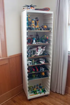 سبد خرید مقدار زیادی ذخیره LEGO را در 2 فوت فضای کف ایجاد می کند.