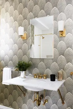 18 روش جذاب برای استفاده از کاغذ دیواری در حمام