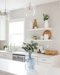 آشپزخانه سفید و خاکستری ما