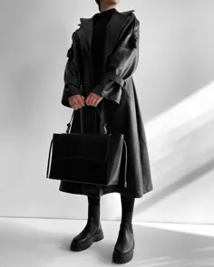 BE SWAG

-Black leather trench coat-

جنس: چرم وگان ضخیم 

قد : ۱۲۰cm

سایز ۱ : مناسب ۳۶ -۴۲

سایز ۲: مناسب ۴۴ - ۴۶

- چرم به کار برده شده در این محصول ترک و بسیار با کیفیت و با دوام می باشد.

- بند آستین پالتو قابل جدا شدن می باشد و فرم آستین تغییر میکند