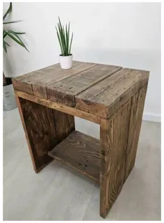 میز کنار تخت چوبی