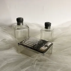 مجموعه ای از بطری های عطر اندود نقره ای نقره ای Christofle Gallia ، جعبه ظرف مخصوص کف.
