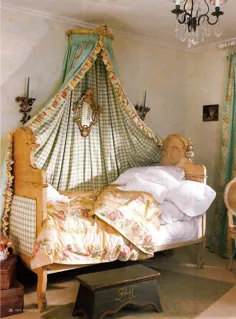 رفع اشکال  اتاق خواب دخترانه الهام گرفته از استان فرانسه.