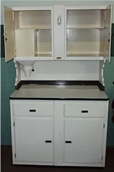 3002: کابین آشپزخانه بالای ظروف سفالی سفید Hoosier - 19 آگوست 2006 |  حراج های خانگی در OH