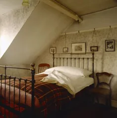 نمایی از اتاق خواب ویلیام در خانه آقای استراو