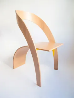 صندلی مجسمه سازی ساخته شده از دو قسمت خمیده - شیر طراحی