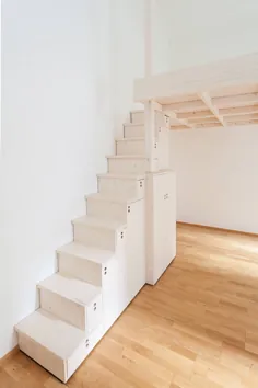 Hochbett mit japanischer Treppe aus Fichte، weiß glasiert .: Von homify، minimalistisch