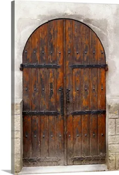 Chateau De Nouvelles ، Fitou ، Languedoc ، A Door ، فرانسه