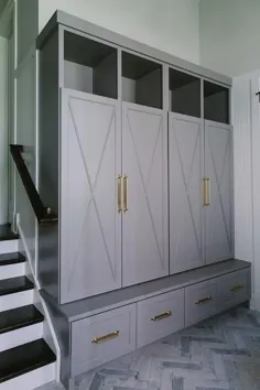 درهای قفسه گارد جلو جلو خاکستری X با دسته برنجی - انتقالی - اتاق لباسشویی