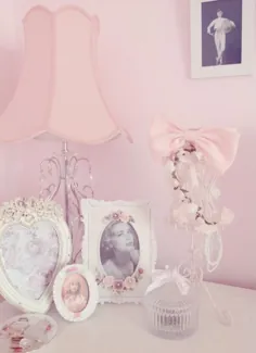 تصویری درباره زیبایی در اتاق های دخترانه توسط فیبی هوورث