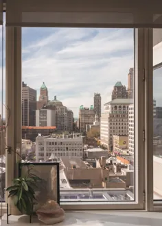 تور آپارتمان بروکلین |  مبلمان ، دکور + گیاهان خانگی - ملیسا فروسکو