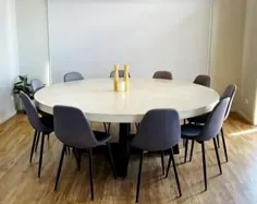 میز ناهار خوری بتونی سفارشی 2.7 متری 8 تا 10 نفره با پایه چوب سفارشی ، پاسیوی بتونی دست ساز در فضای باز / میز داخلی.