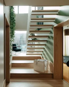 یک آپارتمان در مرکز تلویزیون که توسط رتروویوس و بلا فروید طراحی شده است