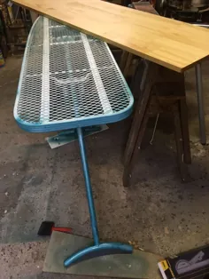 میز قابل تنظیم یا میز ایستاده قابل تنظیم