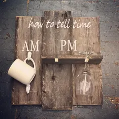 چگونه می توان به زمان قهوه نوشیدنی قهوه چوبی چوبی ابتدایی فنجان قهوه نگهدارنده شیشه ای دیوار قفسه گفت