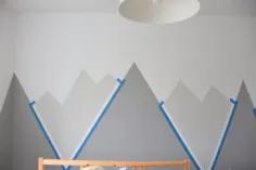 چگونه نقاشی دیواری کوهستان مهد کودک DIY (بدون مهارت هنری لازم است)