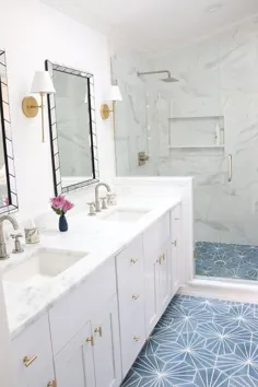 حمام سفید و طلایی با کف کاشی سیمان آبی - انتقالی - حمام
