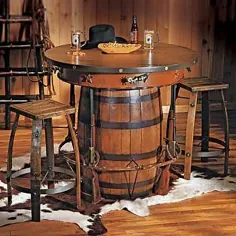 میز و میله های میخانه Cowboy Western Pub
