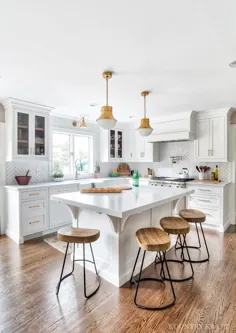 کابینت های آشپزخانه سفید U شکل در Montvale ، نیوجرسی