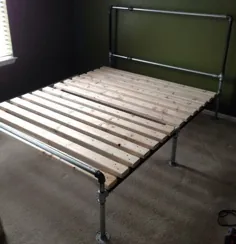چگونه می توان یک قاب تختخواب از لوله های فلزی ساخت