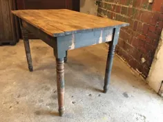 میز خانه عتیقه ، میز کار آشپزخانه ، خاکستری ابتدایی چوبی ، پاهای چرخان حدود اوایل دهه 1900