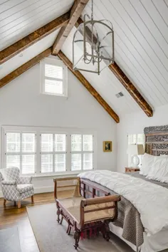 اتاق خواب خود را با یک سقف چوبی فریبنده ارتقا دهید