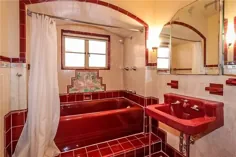 Vintage Bathroom Love on Instagram: “1930’s Tudor in Salt Lake City، UT.  وای این خانه شگفت انگیز است.  این همه مهارت در هر گوشه و کنار وجود دارد و می توانید ...