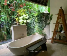 حمام در فضای باز بالی