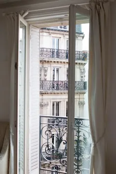 پنجره آپارتمان پاریس در ساحل چپ