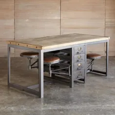 میز چوبی اصلاح شده با چهارپایه