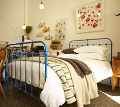تختخواب های فلزی نقاشی شده - امیلی A. کلارک