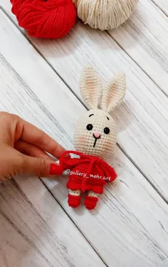 عروسک خرگوشک قرمزی