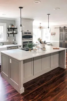 دعوت از آشپزخانه خاکستری و سفید با شربت خانه - CliqStudios