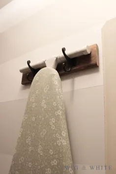 آویز تخته اتو با قلاب مخصوص اتاق خشکشویی