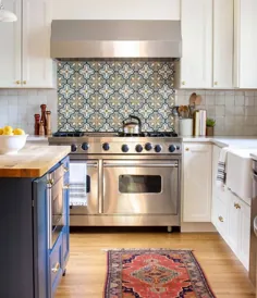 فکر روی فرشهای ترکی در آشپزخانه با یک پشت صحنه طرح دار جفت شده است؟