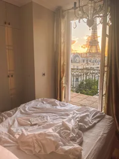 صبح در پاریس