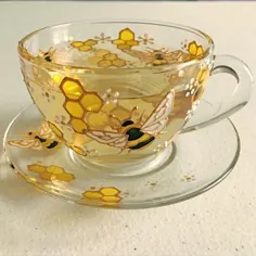 فنجان و بشقاب چای زنبور عسل هدیه روز مادر شخصی شده فنجان چای نقاشی دستی برای دوش عروس زنبور عسل و لانه زنبوری فنجان عروسی هدیه برای مادر