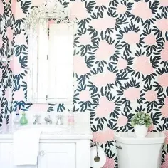 دستشویی PInk با کاغذ دیواری گل بنفش و صورتی - انتقالی - حمام