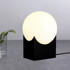 سبک مدرنیستی Globe Table Lamp Milk Glass 1 نور اتاق نشیمن روشنایی با پایه فلزی در لامپهای میز سیاه