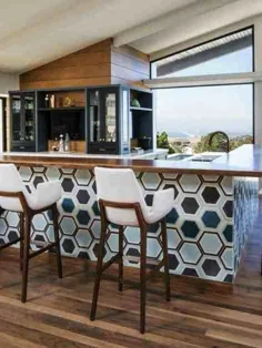 خانه ای به سبک ساحلی اسپانیا با سبک داخلی پیچیده در کالیفرنیا