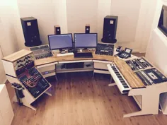 میز عالی استودیوی موسیقی