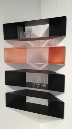 قفسه های گوشه ای مس فلزی مجسمه سازی معاصر ، ایالات متحده ، در انبار